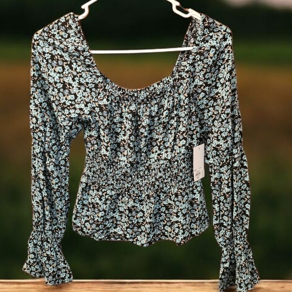 SO - Kohl's Black and Blue Floral Blouse with elastic waist and flared wrists.